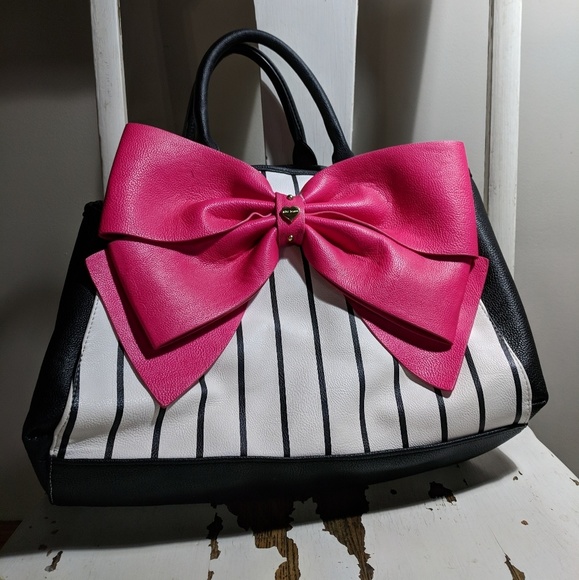 Betsey Johnson Handbags - Betsey Johnson Big Bow Wagon Satchel Used